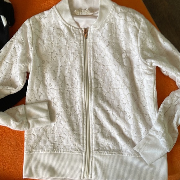 Sweaters - Picture 5 of 8